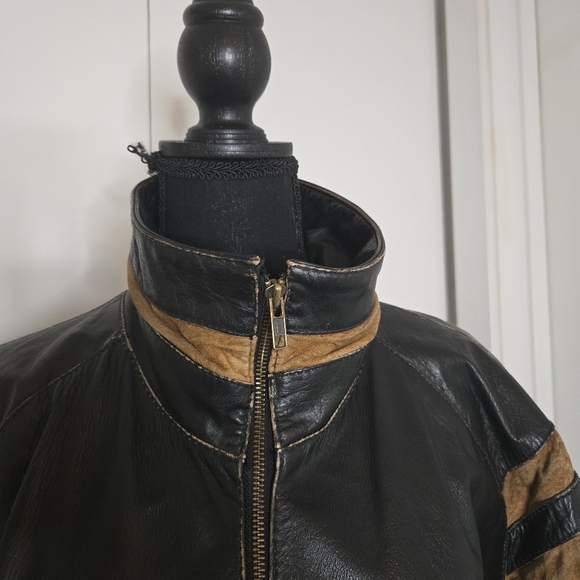 Vintage leather jacket - Picture 10 of 16